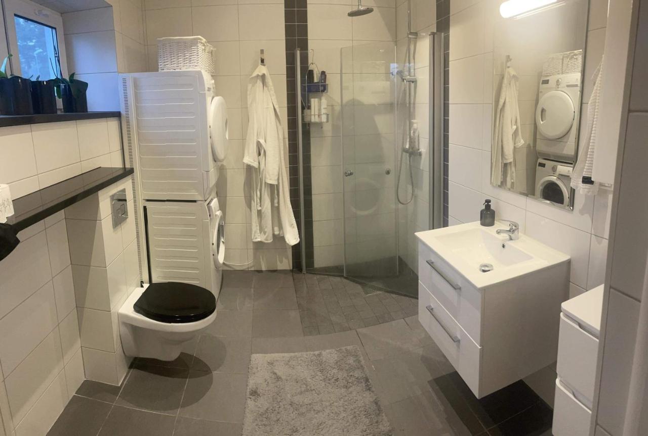 Nyrenoverad Lagenhet Ahus Bagian luar foto