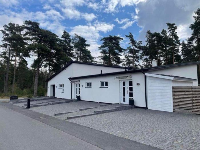 Nyrenoverad Lagenhet Ahus Bagian luar foto